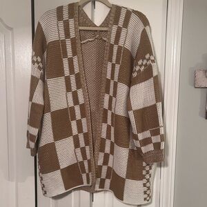 NWOT-Checkered Tan and Cream Women's Sweater